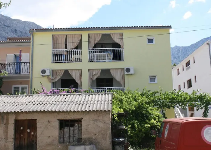 Apartment 10406b